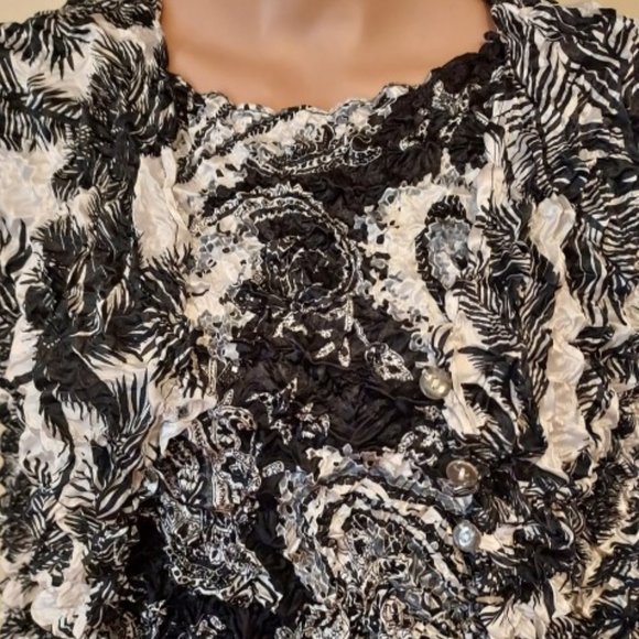 F & C 2 PC BLACK WHITE CARDIGAN SWEATER SET NWT - Picture 3 of 5